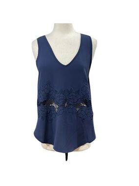 ASTR Navy Battenberg Lace Inset Vee neck Sleeveless Top SZ M